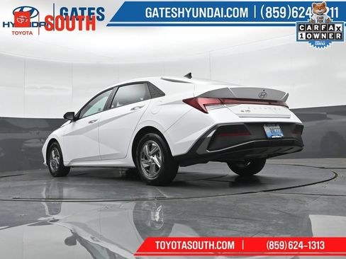 Used 2025 Hyundai Elantra SE FWD image 41