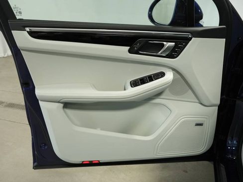 New 2026 Porsche Macan S image 25