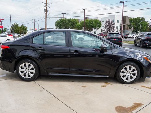 Used 2025 Toyota Corolla LE FWD image 9