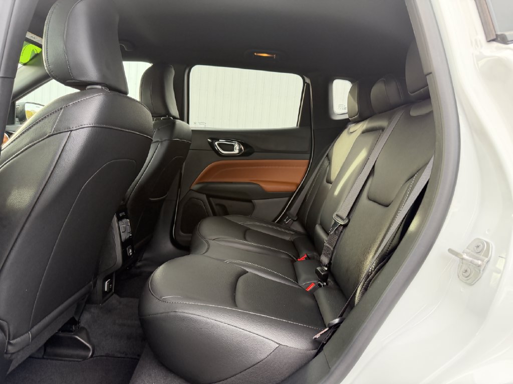 Used 2025 Jeep Compass Limited AWD/4WD image 32