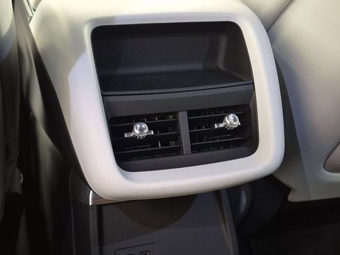 Certified 2024 Cadillac Lyriq Luxury AWD/4WD image 9