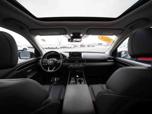 Used 2024 Honda Pilot Touring image 19