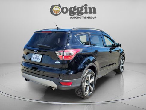 Used 2017 Ford Escape SE w/ SE Leather Comfort Package image 4