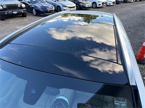 Used 2018 Mercedes-Benz GLC 300 4MATIC w/ Premium Package image 11