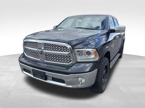 Used 2017 RAM 1500 Laramie image 3