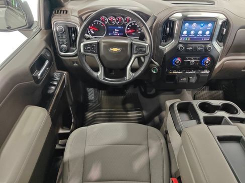 Used 2022 Chevrolet Silverado 1500 LT w/ Safety Package II AWD/4WD image 4
