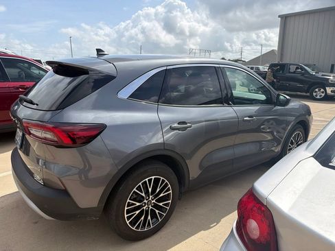 Used 2023 Ford Escape Active w/ Tech Pack #1 AWD/4WD image 3