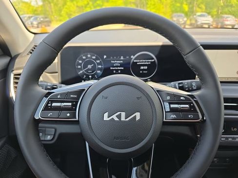 New 2026 Kia Seltos EX FWD image 9