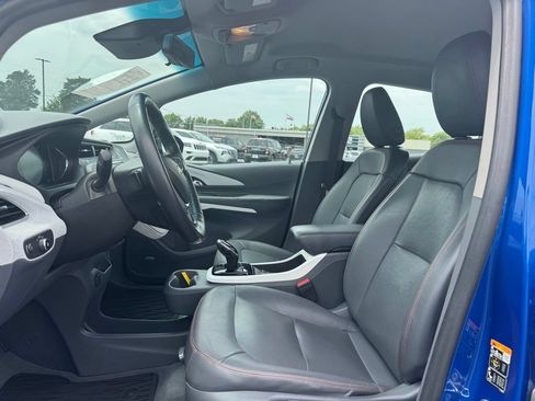 Used 2017 Chevrolet Bolt Premier w/ Driver Confidence II Package FWD image 5
