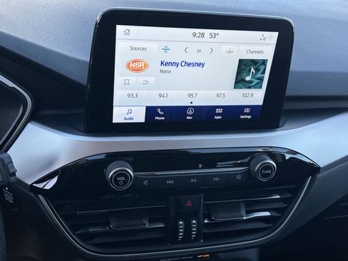 Used 2020 Ford Escape SE Sport image 18