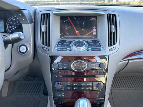 Used 2013 INFINITI G37 x w/ Premium Pkg image 12