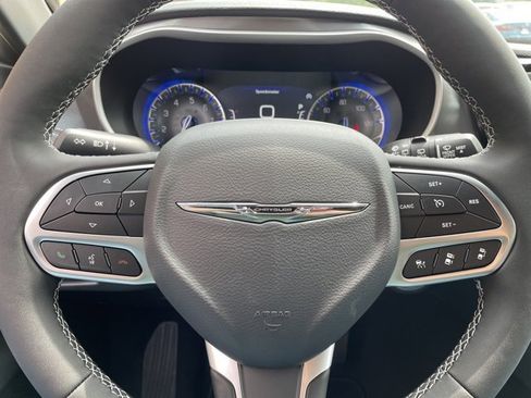 New 2025 Chrysler Pacifica Select image 26