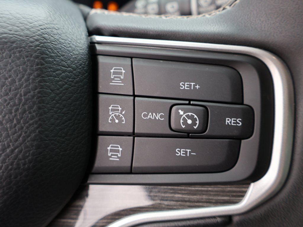 Used 2022 Jeep Wagoneer Series II w/ Premium Group I AWD/4WD image 48