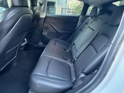 Used 2024 Tesla Model Y Long Range AWD/4WD image 12