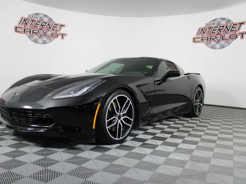 Used 2017 Chevrolet Corvette Stingray Coupe w/ Carbon Flash Badge Package image 3
