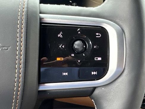 Used 2025 Nissan Armada Platinum Reserve w/ Convenience Package RWD image 32