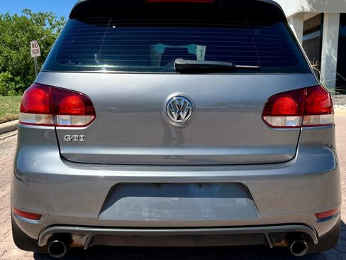 Used 2011 Volkswagen Golf 4-Door FWD image 10