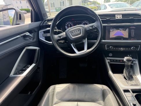 Used 2020 Audi Q3 2.0T Premium w/ Convenience Package AWD/4WD image 21