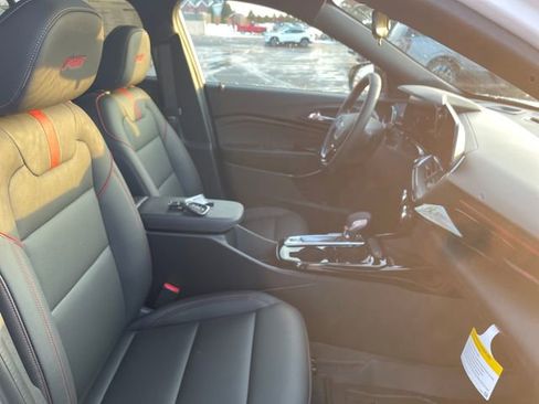 New 2026 Chevrolet Trax RS w/ Sunroof Package image 24