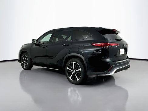 Used 2022 Toyota Highlander XSE w/ Protection Package #3 (TMS) AWD/4WD image 5