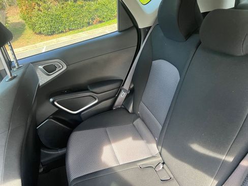 Used 2025 Kia Soul LX w/ LX Technology Package image 34