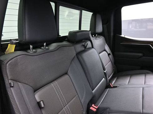 Used 2025 Chevrolet Silverado 1500 High Country AWD/4WD image 27