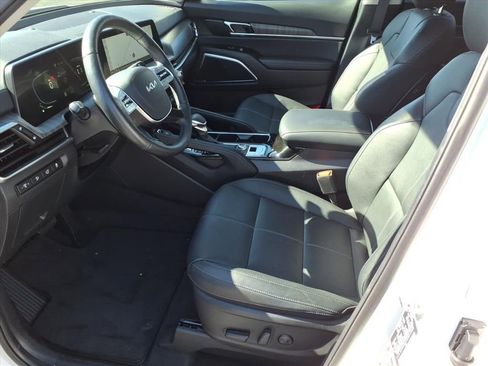 Used 2025 Kia Telluride EX image 10