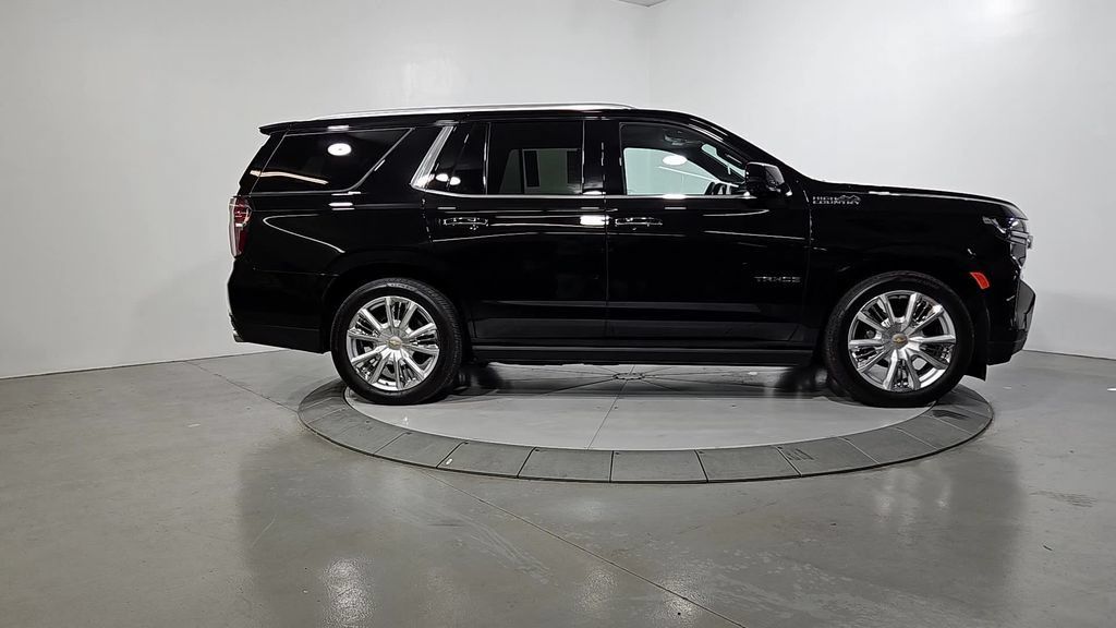 Used 2024 Chevrolet Tahoe High Country AWD/4WD image 7
