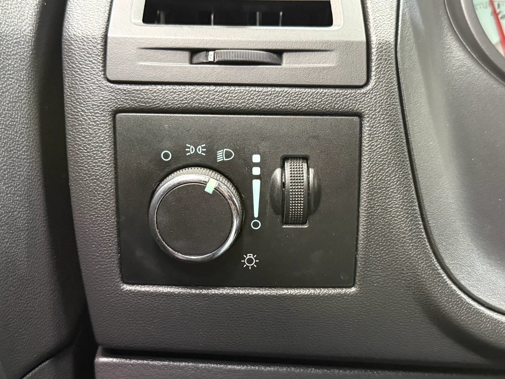 Used 2014 Dodge Challenger SRT8 Core RWD image 28