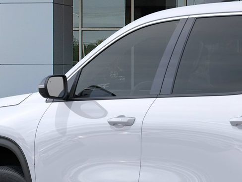 New 2026 Chevrolet Traverse LT w/ Driver Confidence Package FWD image 12