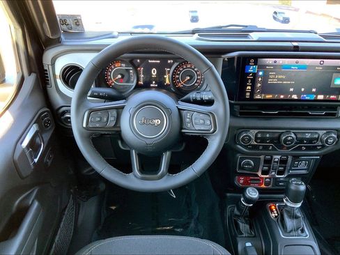 Certified 2025 Jeep Wrangler Willys image 5