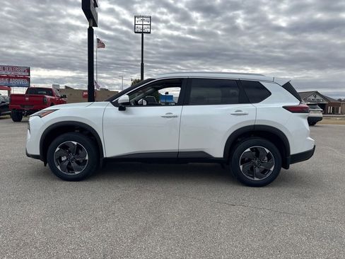 New 2026 Nissan Rogue SV w/ SV Premium Package image 2