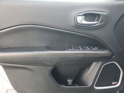 Used 2018 Jeep Compass Limited w/ Navigation Group image 11