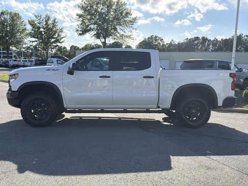Used 2022 Chevrolet Silverado 1500 ZR2 w/ Technology Package AWD/4WD image 9