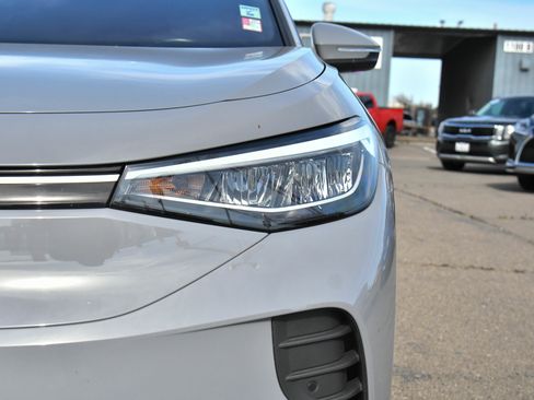 Used 2021 Volkswagen ID.4 Pro image 11