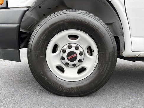 Certified 2024 GMC Savana 3500 LS image 9