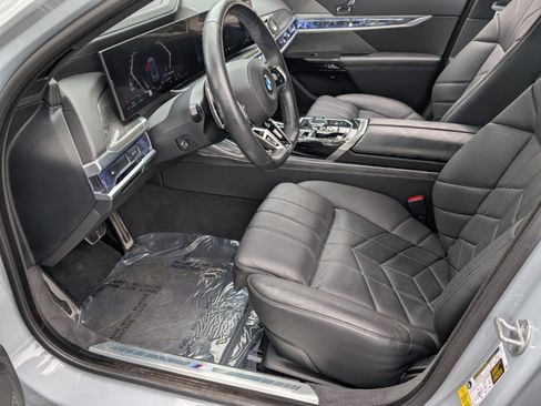 Used 2023 BMW 740i RWD image 9