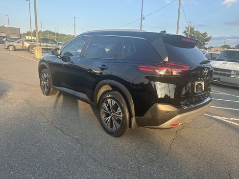 Certified 2023 Nissan Rogue SV w/ SV Premium B Package FWD image 7