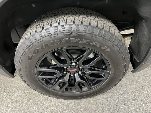 Used 2024 GMC Sierra 1500 Elevation image 19