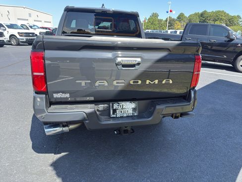 Used 2024 Toyota Tacoma Limited w/ Limited Package (LT) AWD/4WD image 5