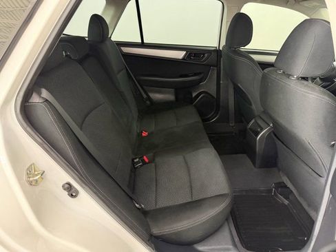 Used 2019 Subaru Outback 2.5i AWD/4WD image 16