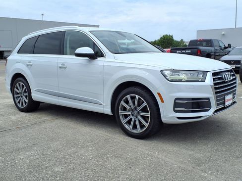 Used 2017 Audi Q7 3.0T Prestige AWD/4WD image 2