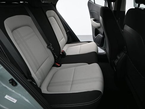 Used 2025 Hyundai Venue SEL FWD image 9