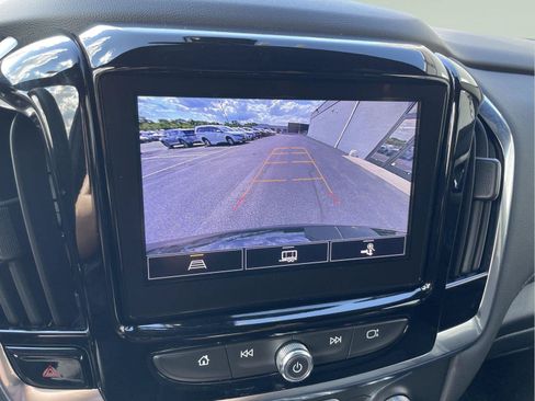 Used 2023 Chevrolet Traverse LT AWD/4WD image 28