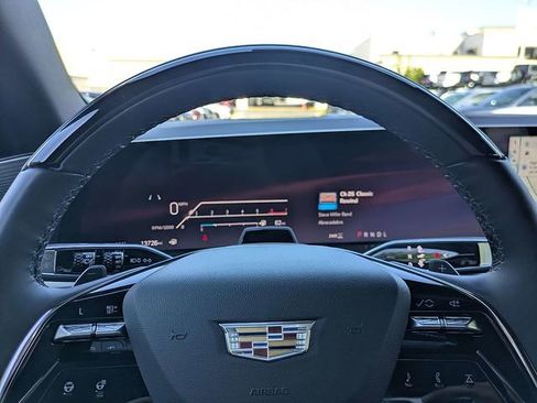 Certified 2025 Cadillac Escalade Sport w/ Touring Package AWD/4WD image 31