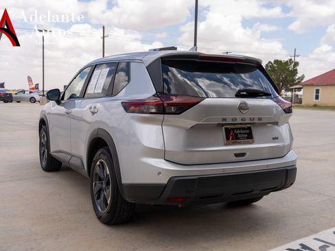 Used 2024 Nissan Rogue SV FWD image 4
