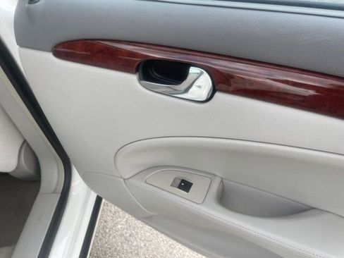 Used 2006 Buick Lucerne CX image 42