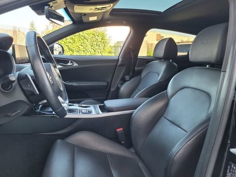 Certified 2022 Kia Stinger GT1 AWD/4WD image 13