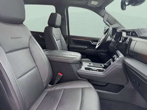 Used 2024 GMC Sierra 3500 Denali w/ Denali Reserve Package image 23