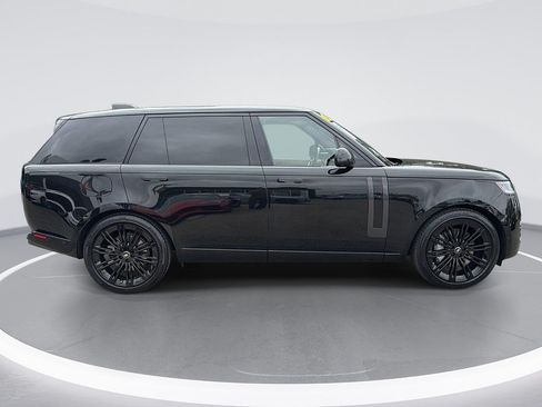Used 2025 Land Rover Range Rover Long Wheelbase SE AWD/4WD image 3